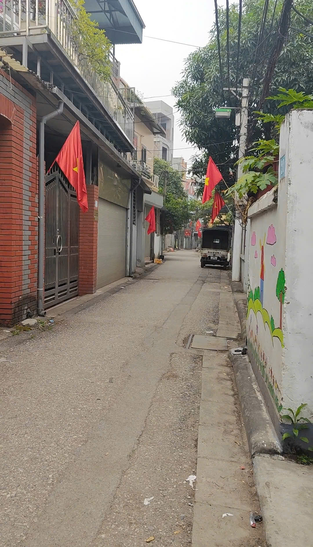 BÁN NHÀ THẠCH BÀN - NHÀ MỚI XÂY FULL NỘI THẤT